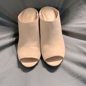 Pink suede open-toed mules